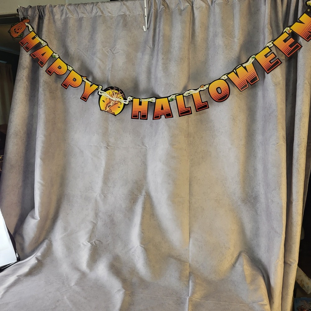 RARE 1989 BEISTLE CO Halloween Banner that Spells HALLOWEEN 4" Letters 69" Long